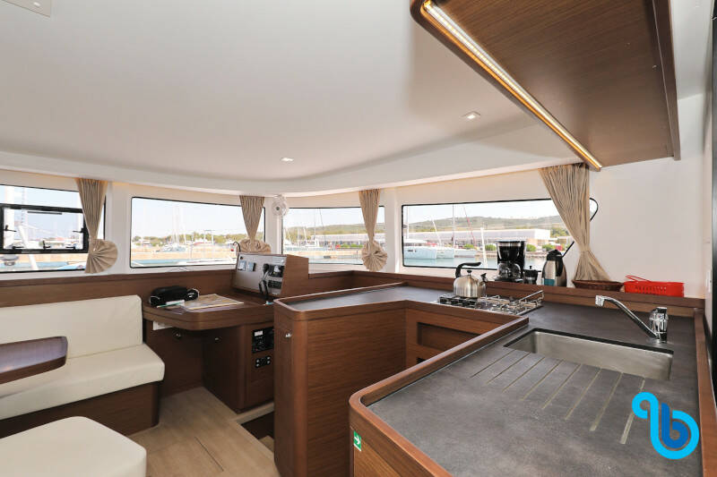 Lagoon 42, ROYAL SALUTE