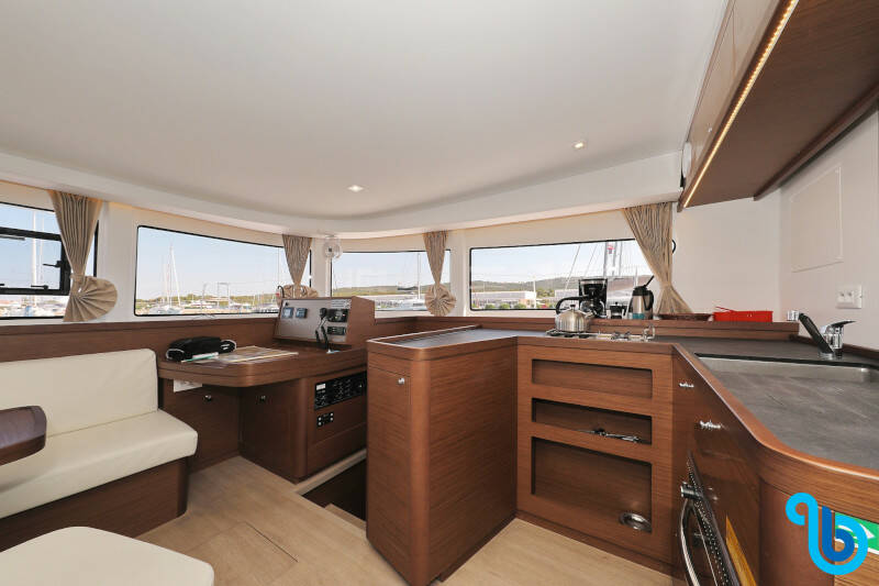 Lagoon 42, ROYAL SALUTE