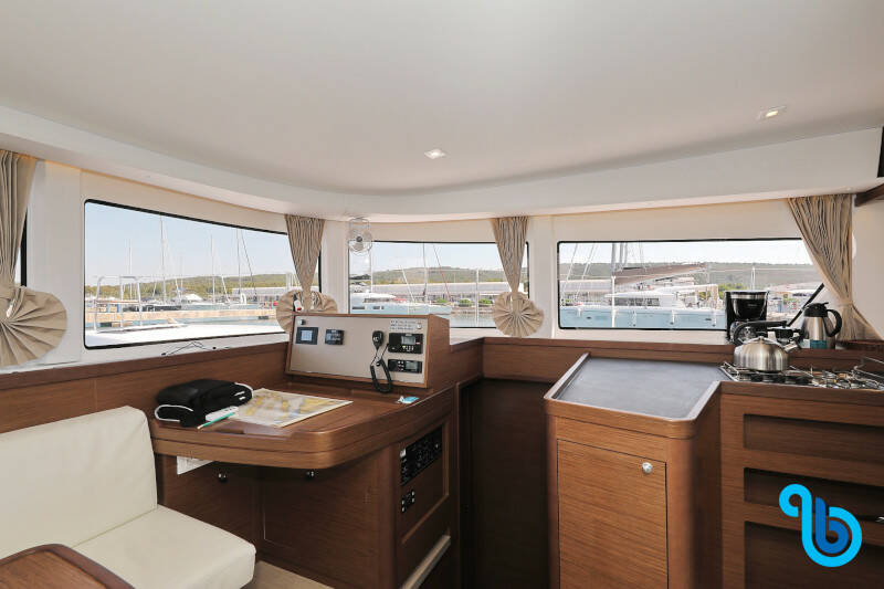 Lagoon 42, ROYAL SALUTE