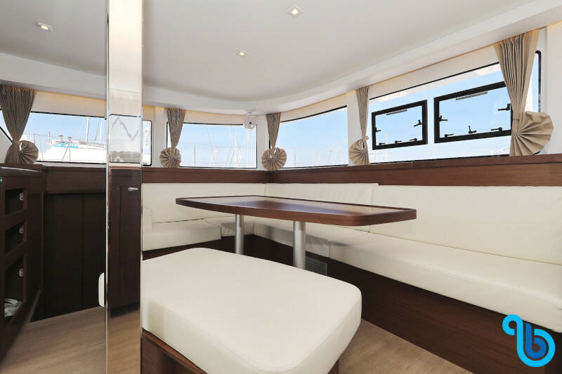 Lagoon 42, ROYAL SALUTE