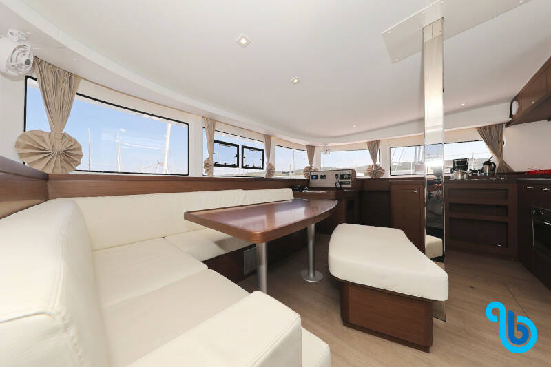 Lagoon 42, ROYAL SALUTE