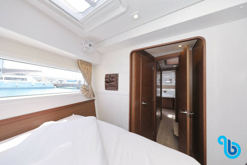 Lagoon 42, ROYAL SALUTE