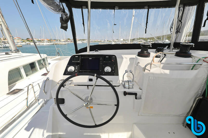 Lagoon 42, ROYAL SALUTE