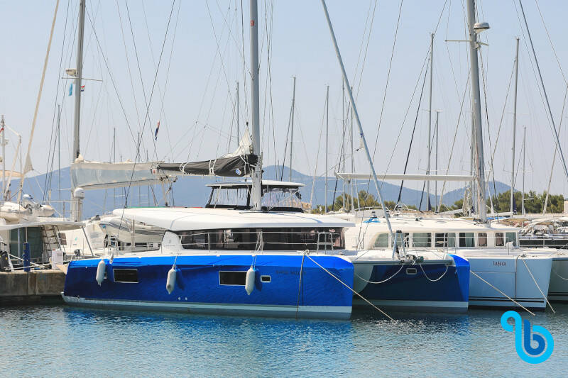 Lagoon 42, ROYAL SALUTE