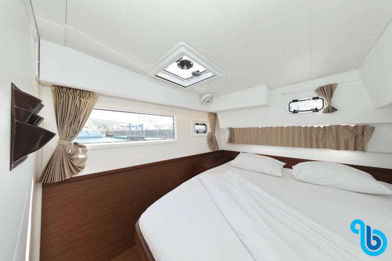 Lagoon 42, ROYAL SALUTE