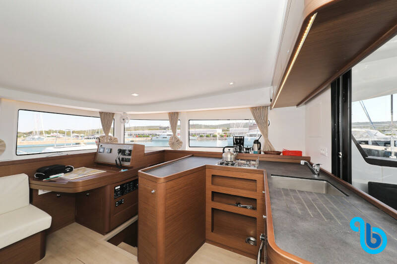 Lagoon 42, ROYAL SALUTE