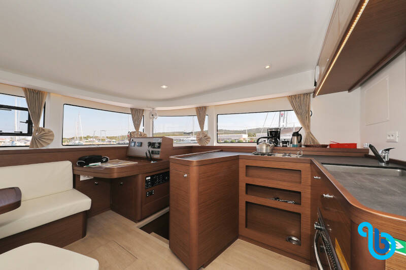 Lagoon 42, ROYAL SALUTE