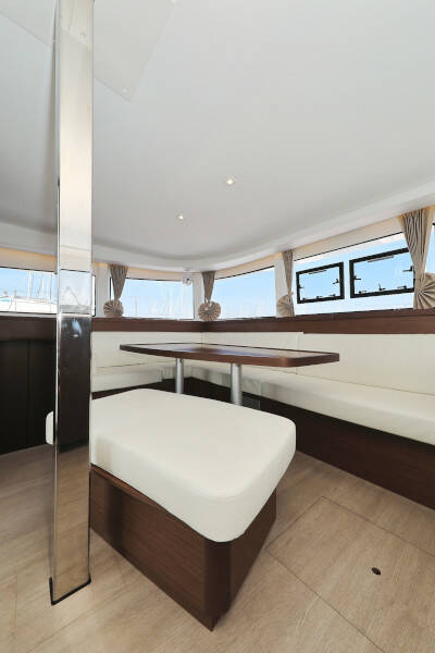 Lagoon 42, ROYAL SALUTE