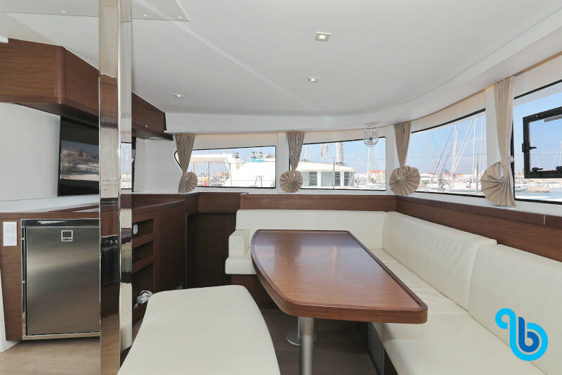 Lagoon 42, ROYAL SALUTE