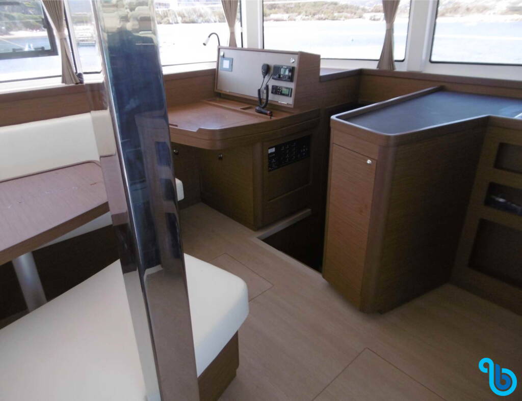 Lagoon 42, PRESTIGE