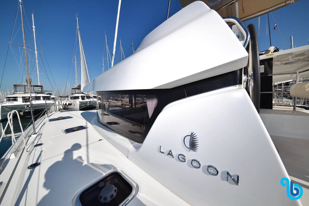 Lagoon 42, CUZAMEN