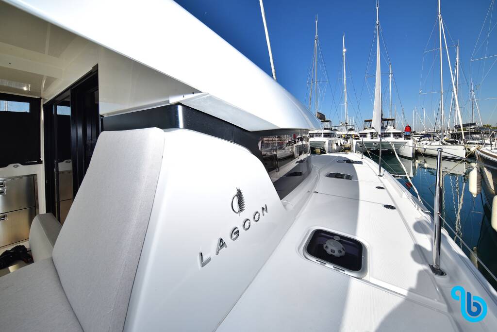 Lagoon 42, CUZAMEN