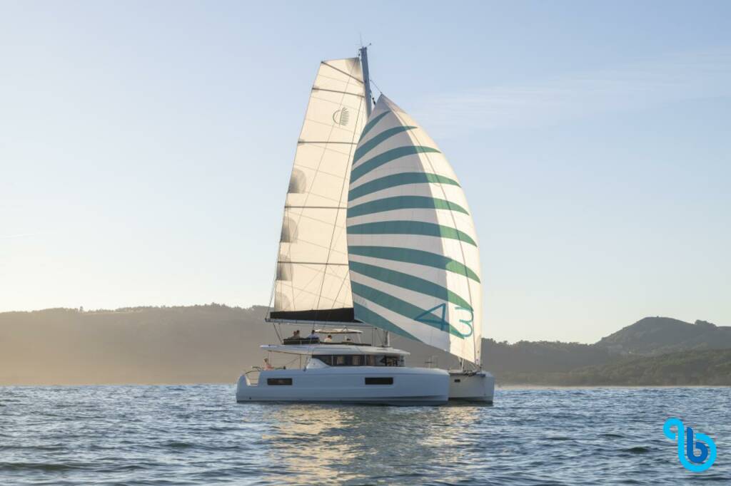 Lagoon 43, SOLARA