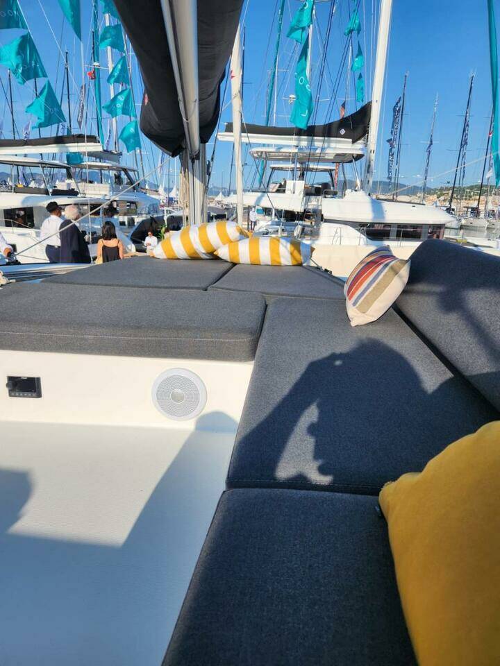 Lagoon 43, SOLARA