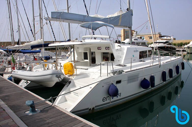 Lagoon 440, Enjala