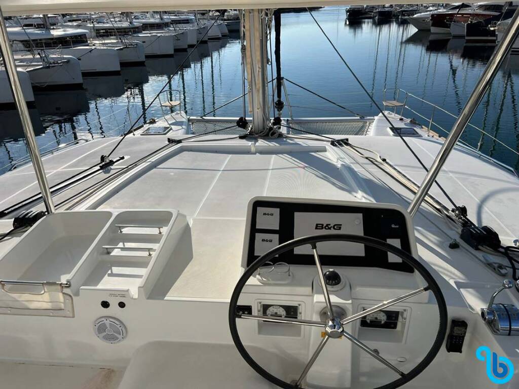 Lagoon 450 F, Professional Team