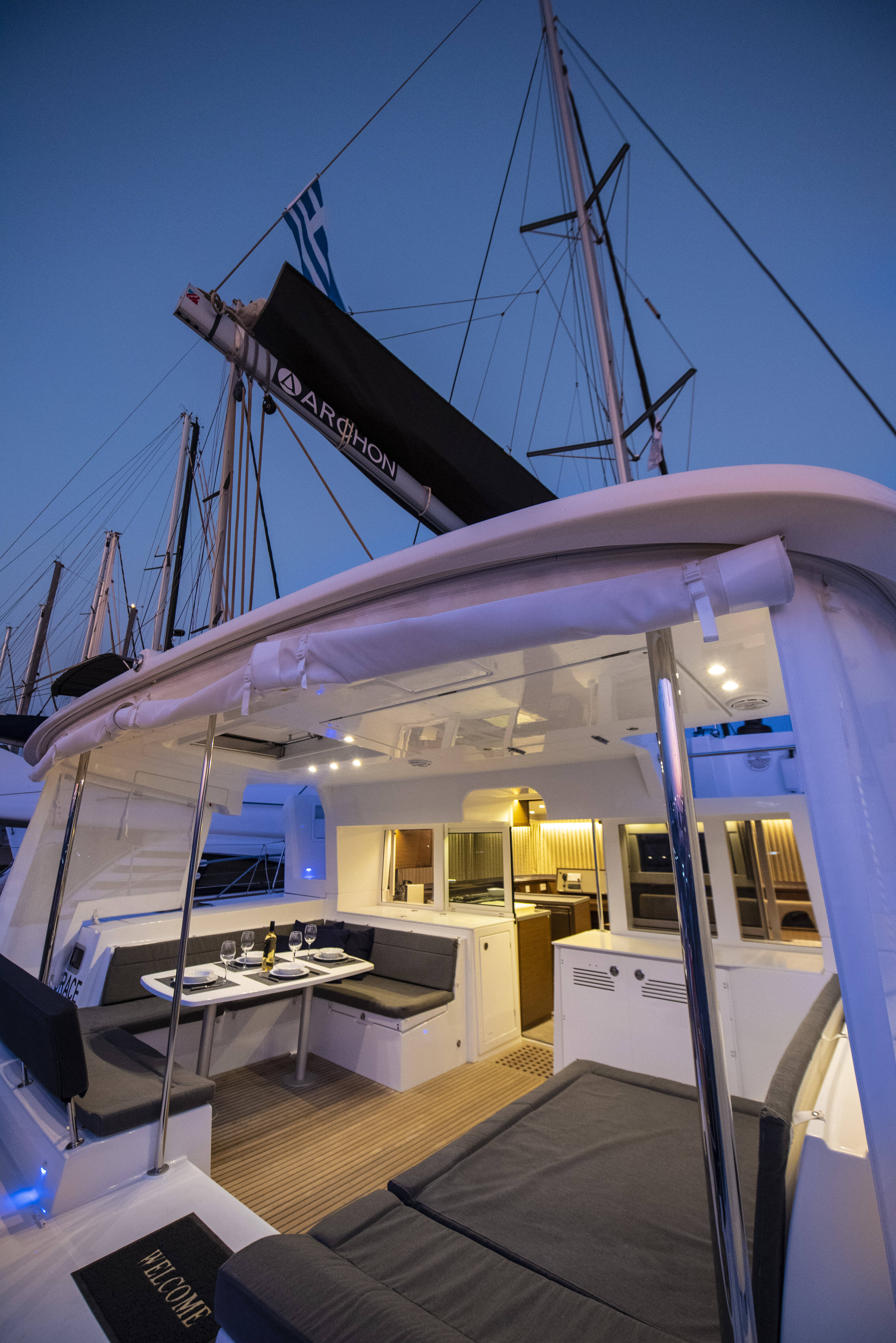 Lagoon 450 Flybridge, Greis