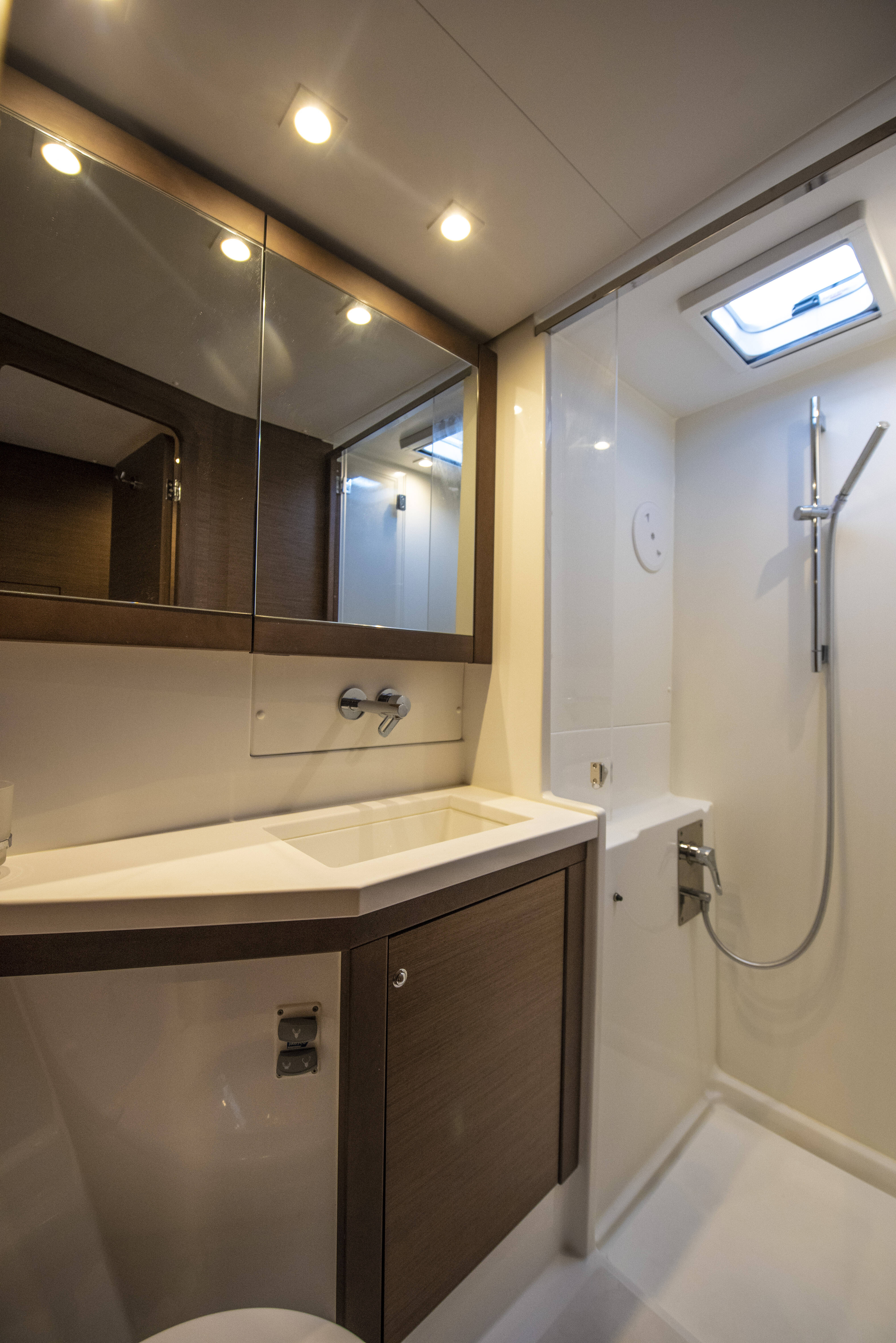 Lagoon 450 Flybridge, Greis