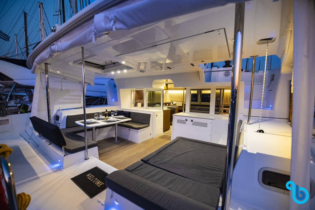 Lagoon 450 Flybridge, Greis