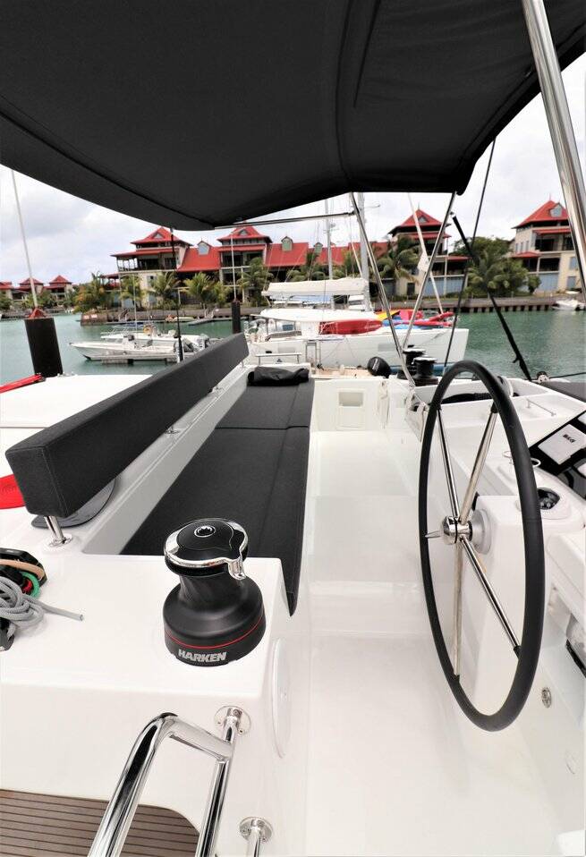 Lagoon 450, Escapade