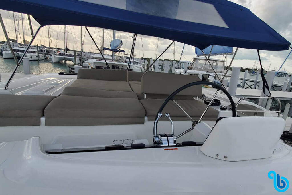 Lagoon 46, SIR JAX