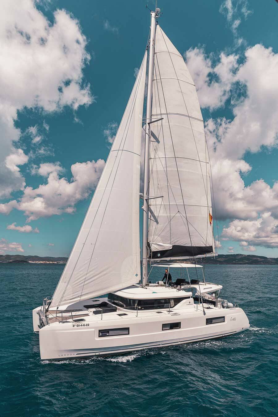 Lagoon 46, Big Mares