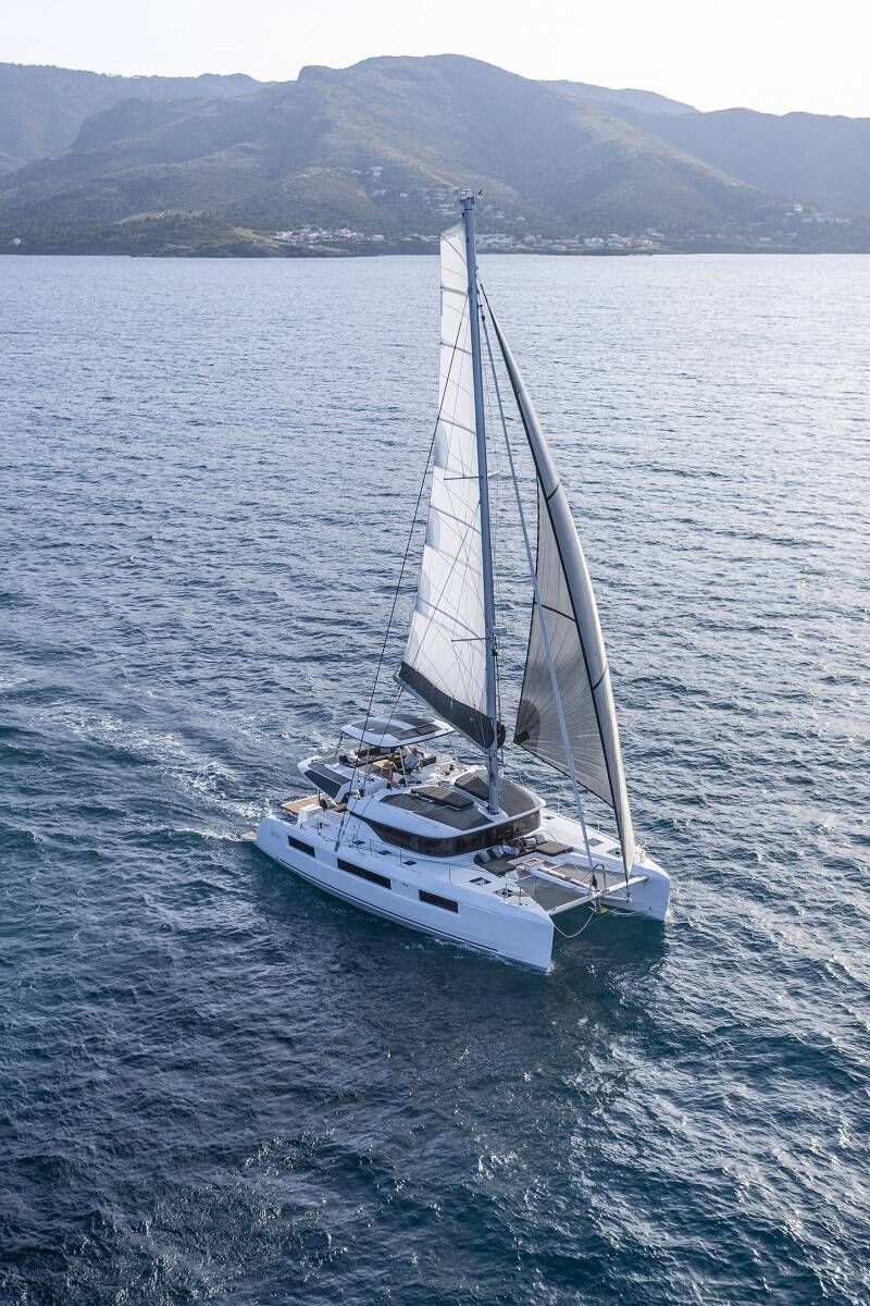 Lagoon 51 OW, NEW (crewed)