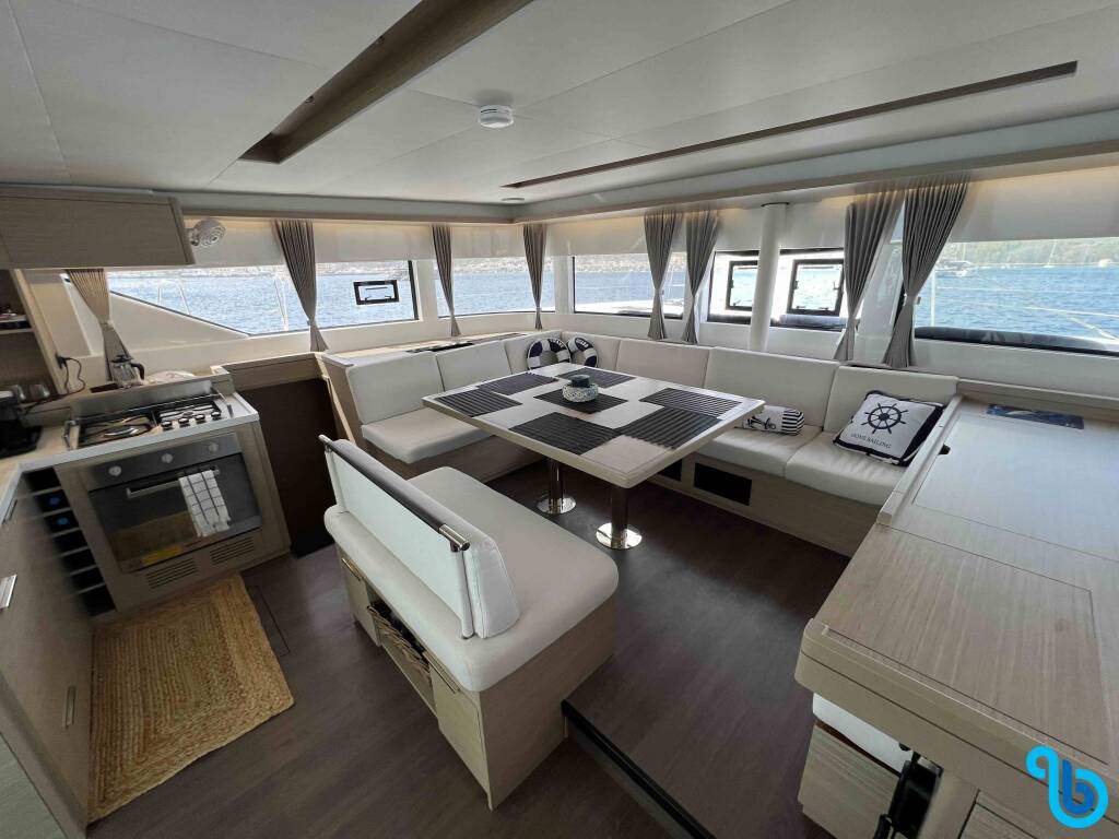 Lagoon 51, Pearl