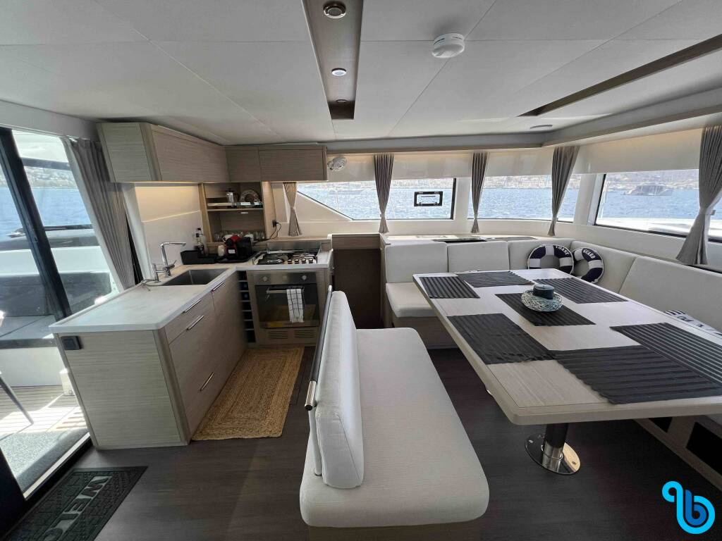 Lagoon 51, Pearl