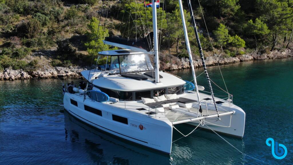 Lagoon 51, TWIN JOY +