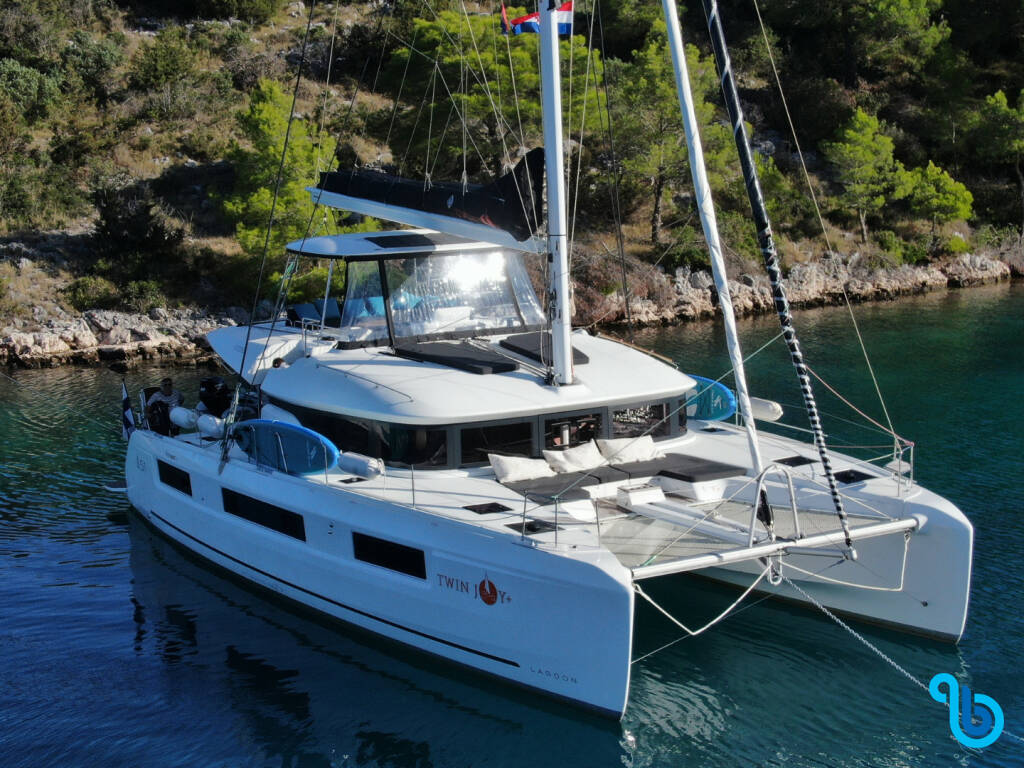 Lagoon 51, TWIN JOY +