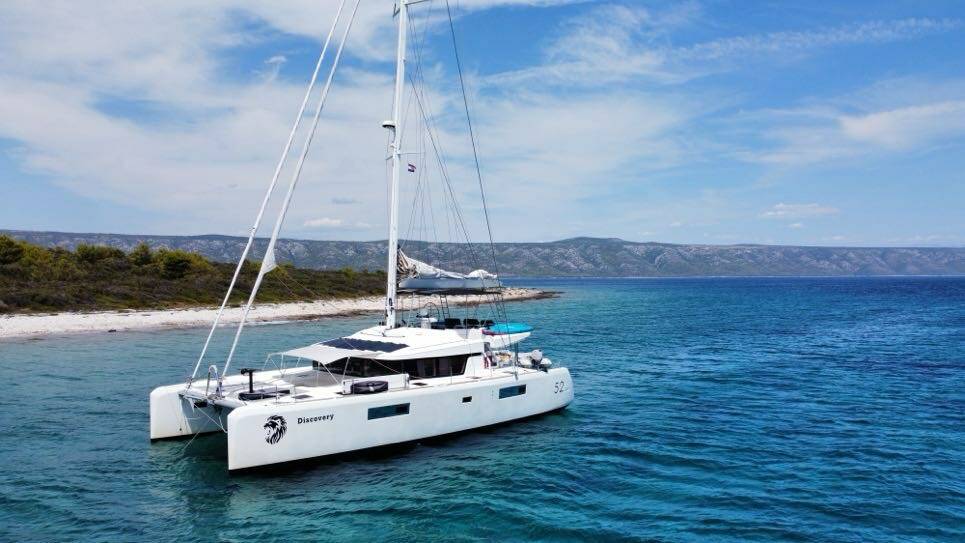 Lagoon 52 F, Discovery I