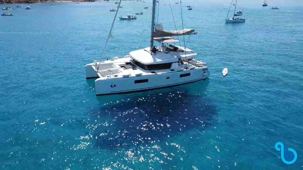 Lagoon 52F, Cala Luna - air conditioned -