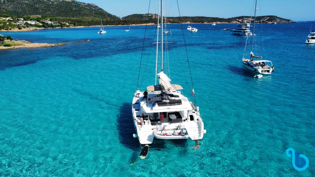 Lagoon 52F, Cala Luna - air conditioned -