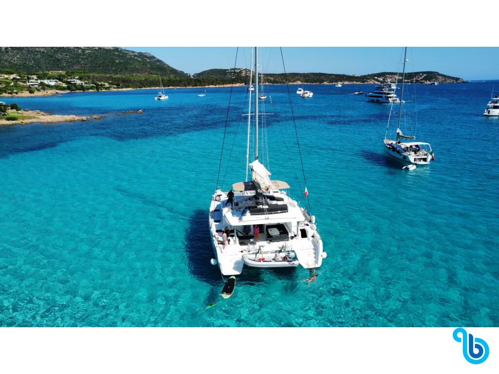 Lagoon 52F, Cala Luna - air conditioned -