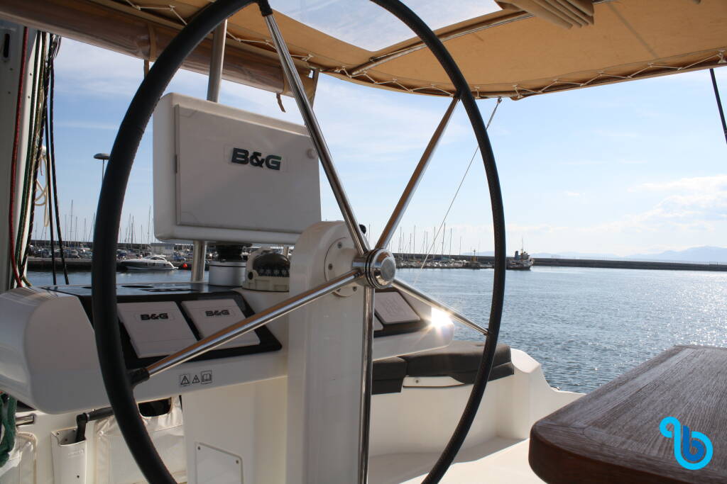 Lagoon 52F, Cala Luna - air conditioned -