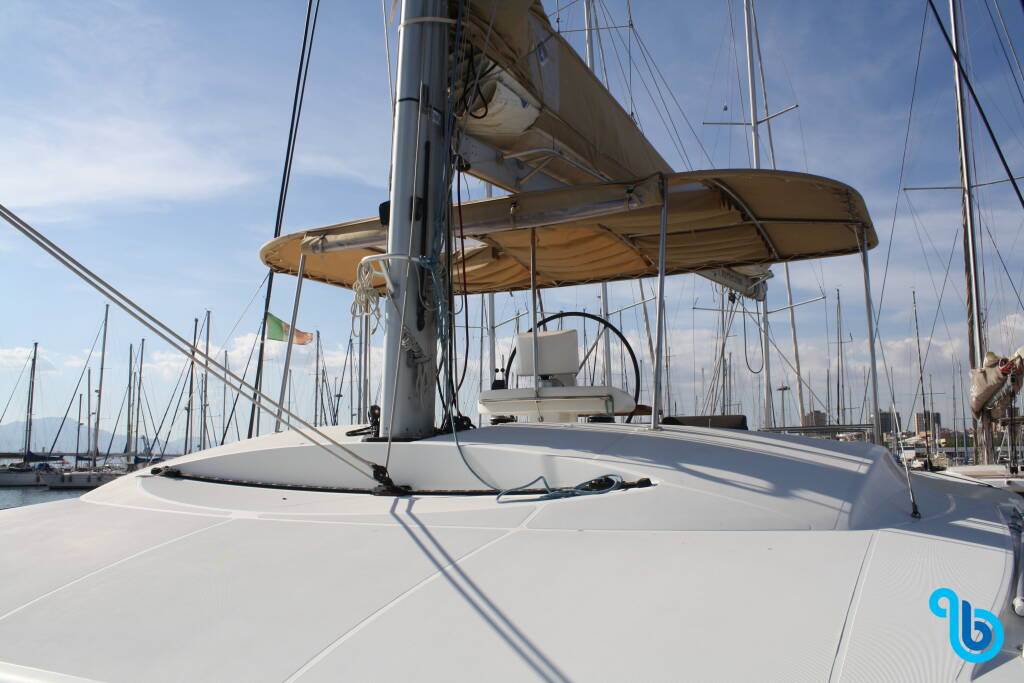 Lagoon 52F, Cala Luna - air conditioned -