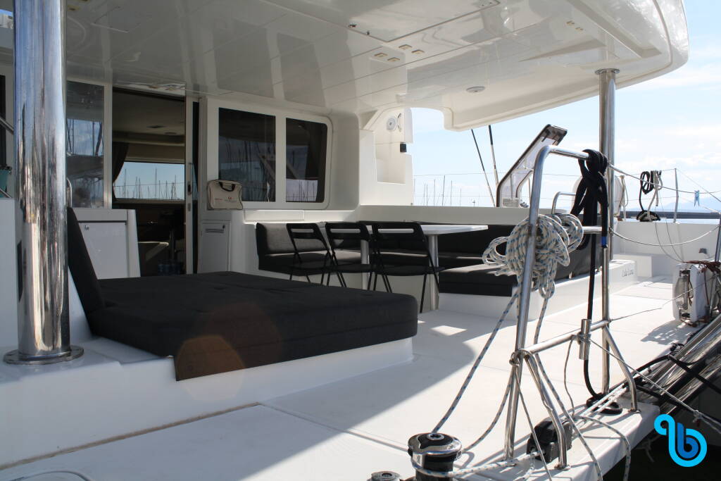 Lagoon 52F, Cala Luna - air conditioned -