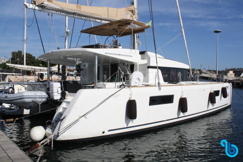 Lagoon 52F, Cala Luna - air conditioned -