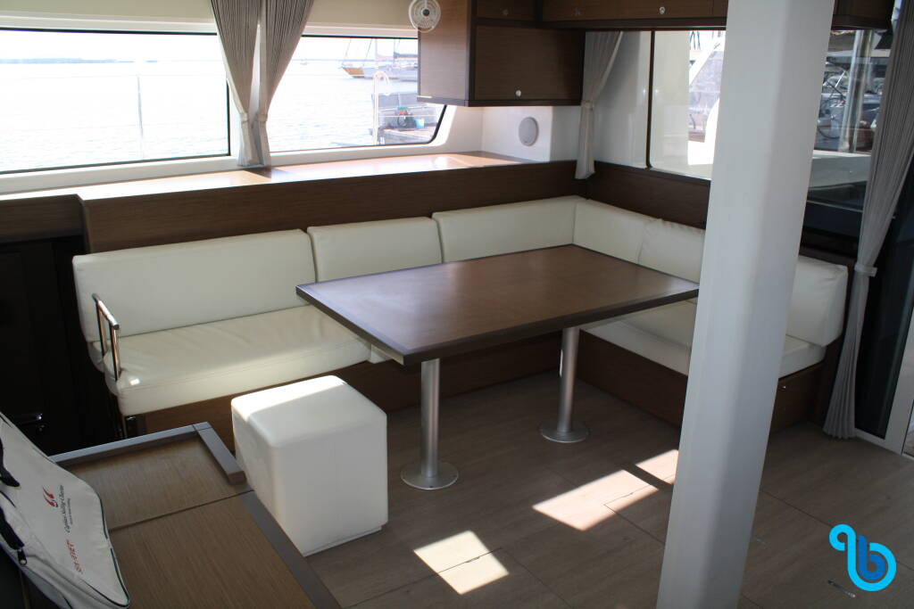 Lagoon 52F, Cala Luna - air conditioned -