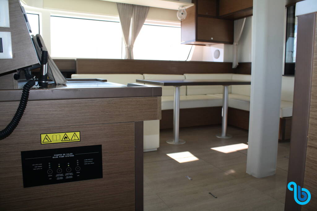 Lagoon 52F, Cala Luna - air conditioned -