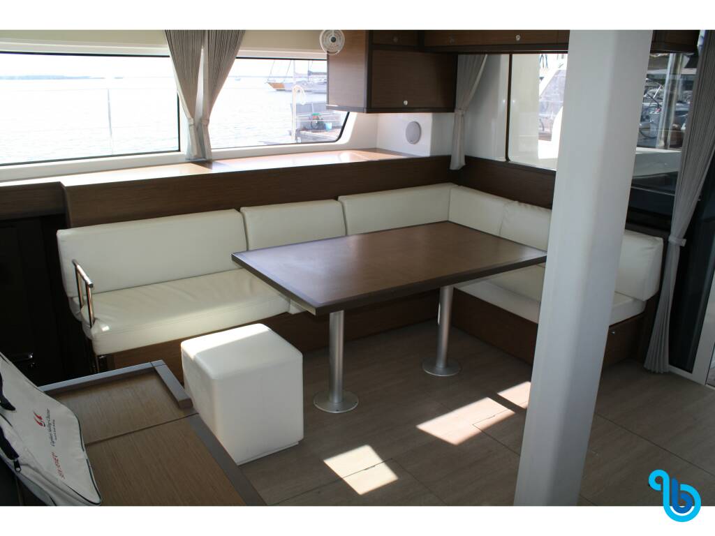 Lagoon 52F, Cala Luna - air conditioned -