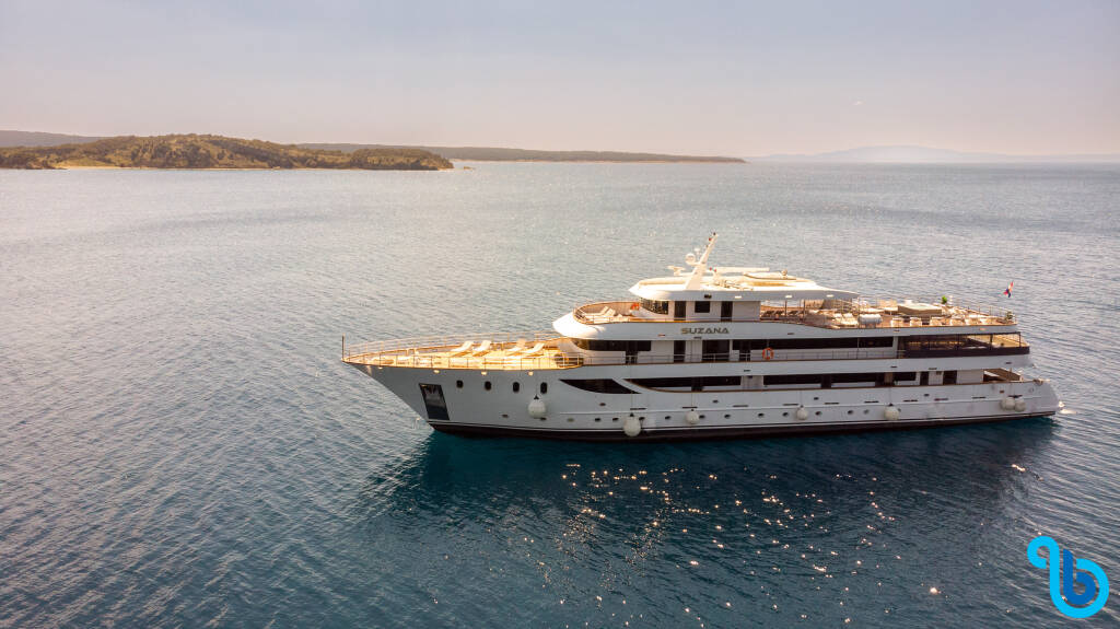 Luxury Motor Yacht, Suzana