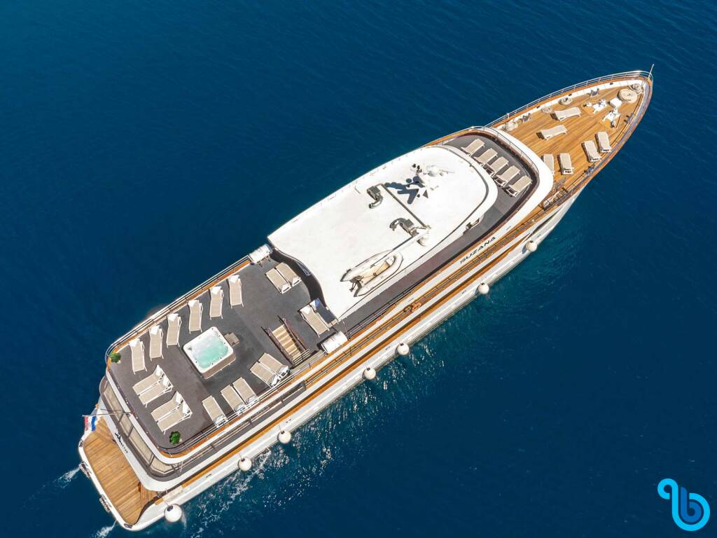 Luxury Motor Yacht, Suzana