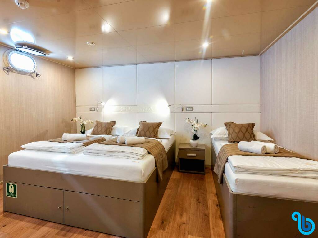 Luxury Motor Yacht, Suzana