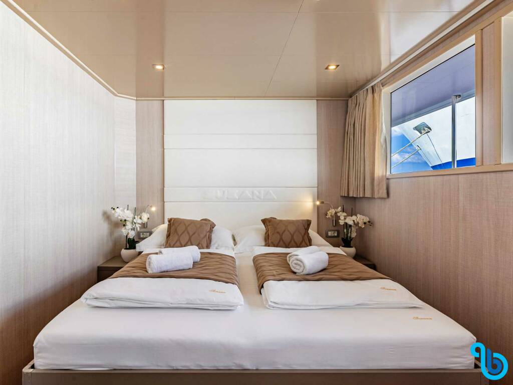 Luxury Motor Yacht, Suzana