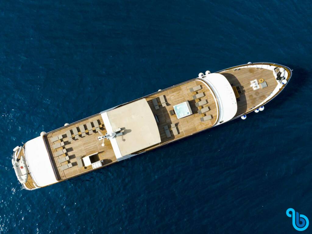 Luxury Motor Yacht, Diamond