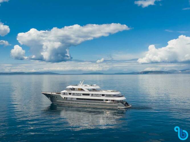 Luxury Motor Yacht, Roko