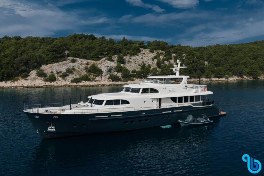 Luxury Motor Yacht, Dream