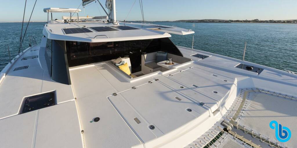 Moorings 5000 crewed, 